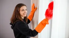 Miten pestä verhot irrottamatta: hyödyllisiä vinkkejä kotitalouksille