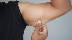 Pääse eroon roikkuvista käsivarsista kotitreenillä: yksinkertaisia vinkkejä, joilla voit aloittaa jo tänään