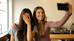 Etkö pidä siitä, että sinua valokuvataan? Psykologia selittää, mitä se kertoo persoonallisuudestasi.